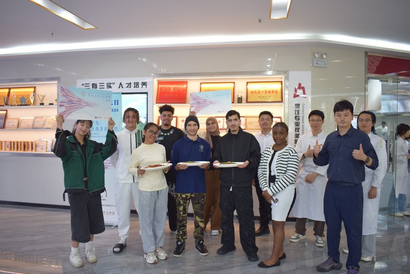 以食为媒传文化，我基地举办20...
